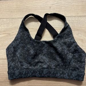 LOLE sport bra size small- black with grey pattern